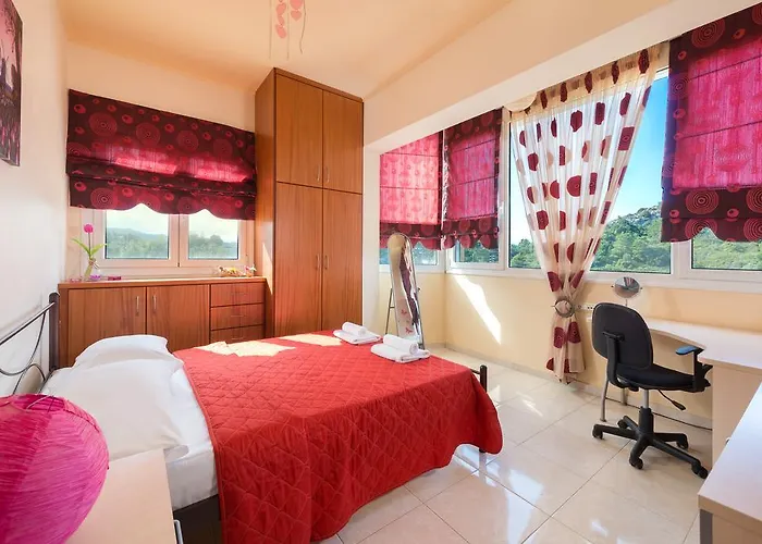 Natura House * إياليسوس